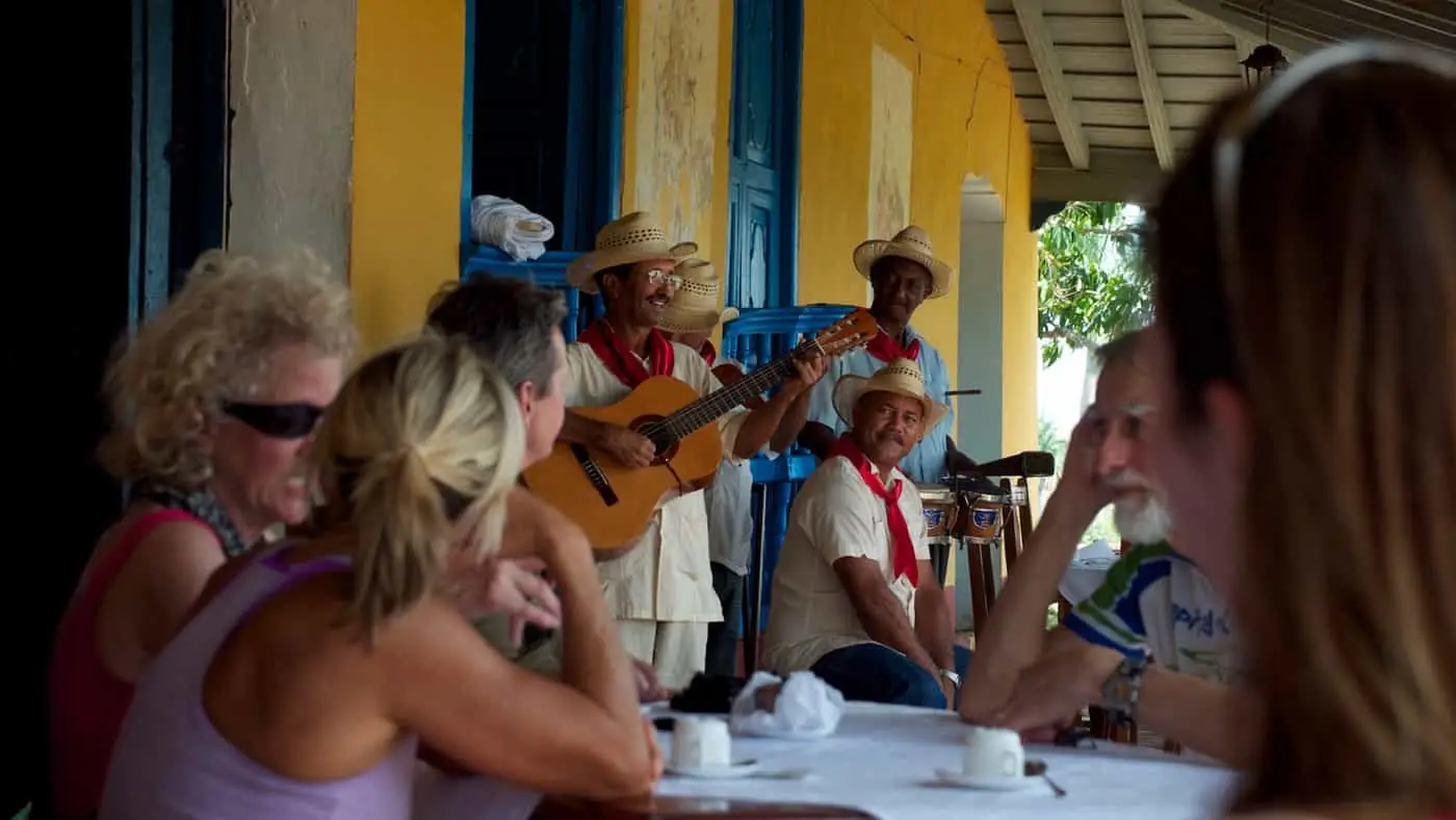 Cuban musicians at lunchtime